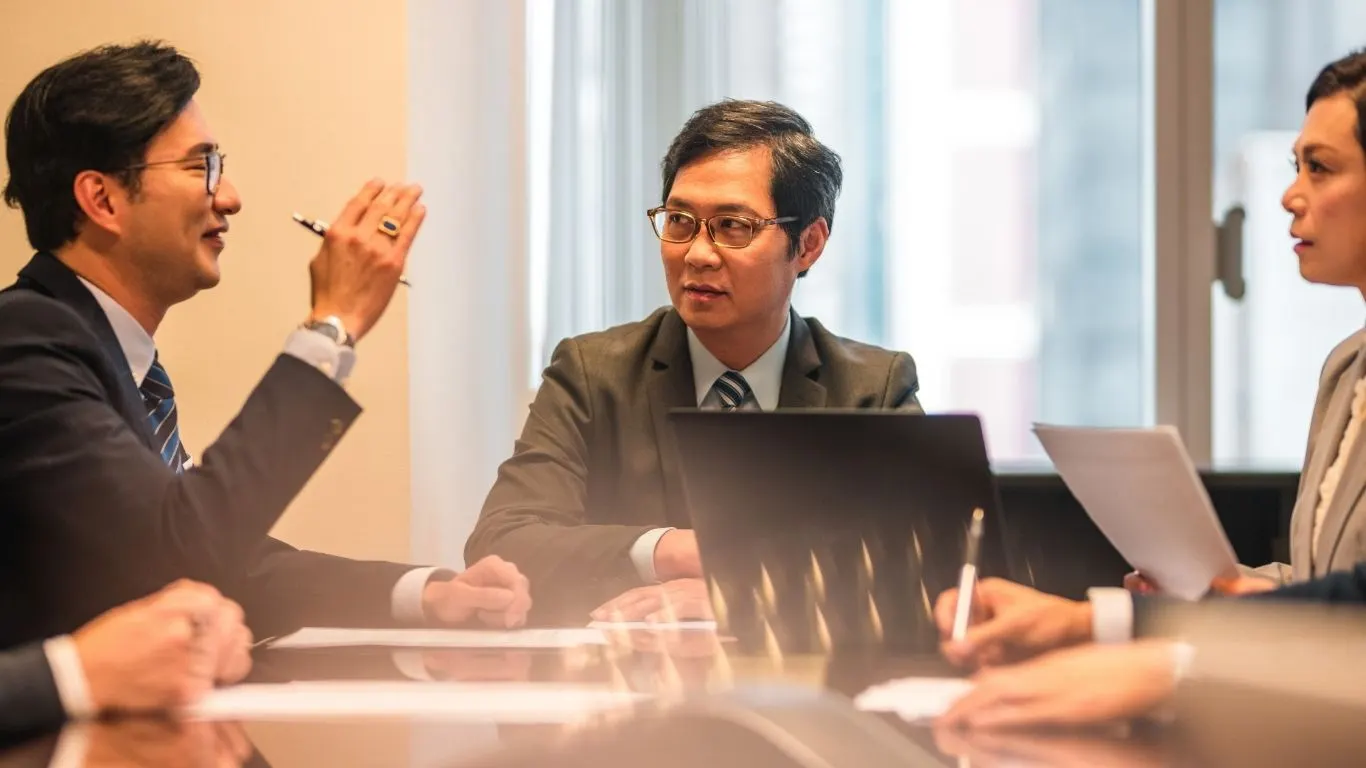 Red flags to watch for when choosing a bad lawyer in Thailand